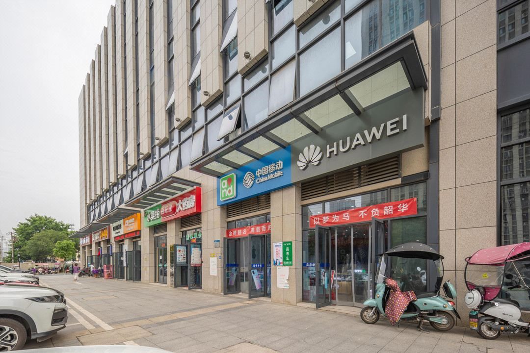 合肥凌冠大酒店(经开区翡翠湖大学城店)