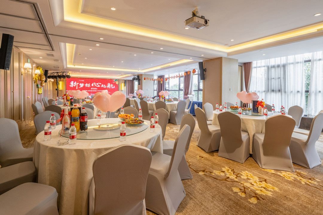 维也纳酒店(昆明火车站关上景谷店)
