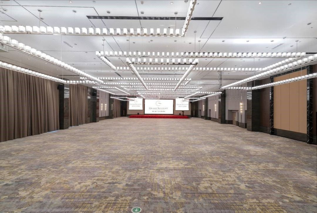 深圳澔悦格兰云天国际酒店(国际会展中心海上田园东地铁站店)