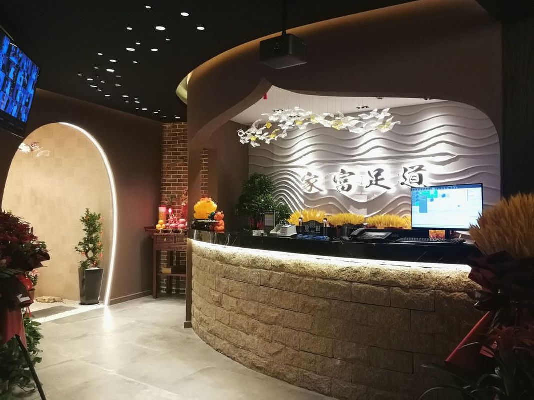 西安中维尚德大酒店(西安钟鼓楼五路口地铁站店)