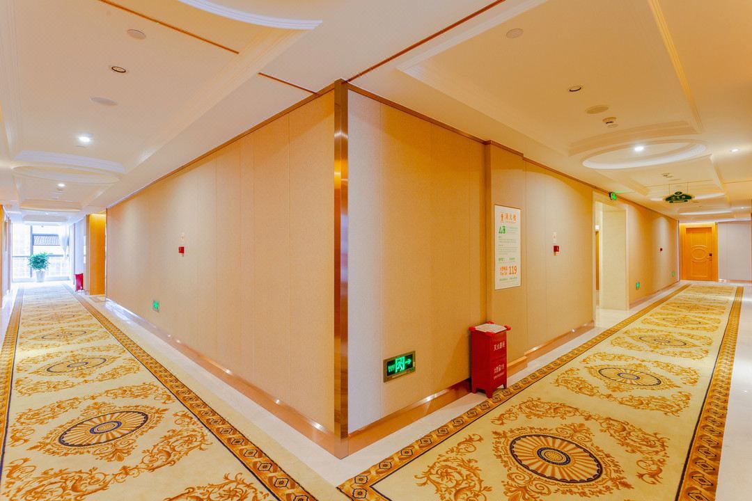 维也纳国际酒店(昆明新螺蛳湾万科魅力之城广卫地铁站店)