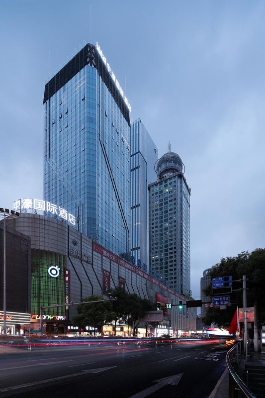中濠国际酒店(贵阳喷水池甲秀楼店)
