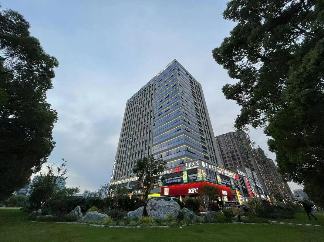 宁波高新区江南路亚朵酒店