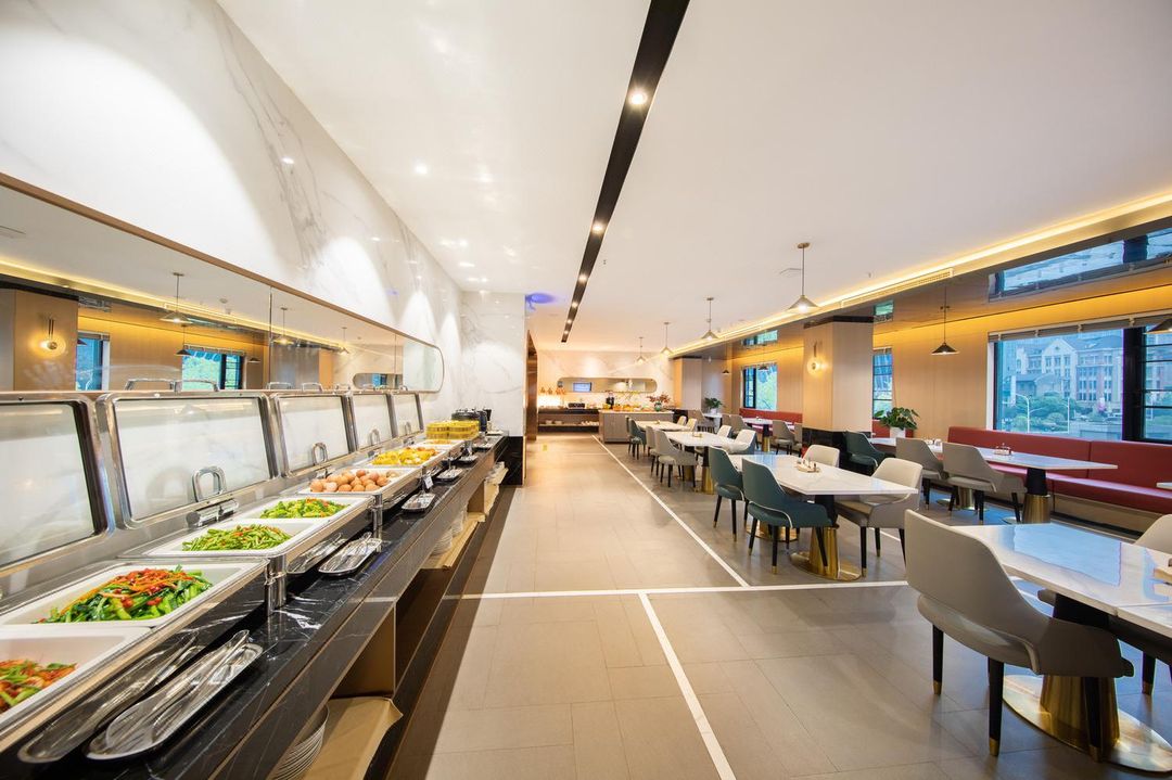武汉楚河汉街汉秀剧场亚朵酒店