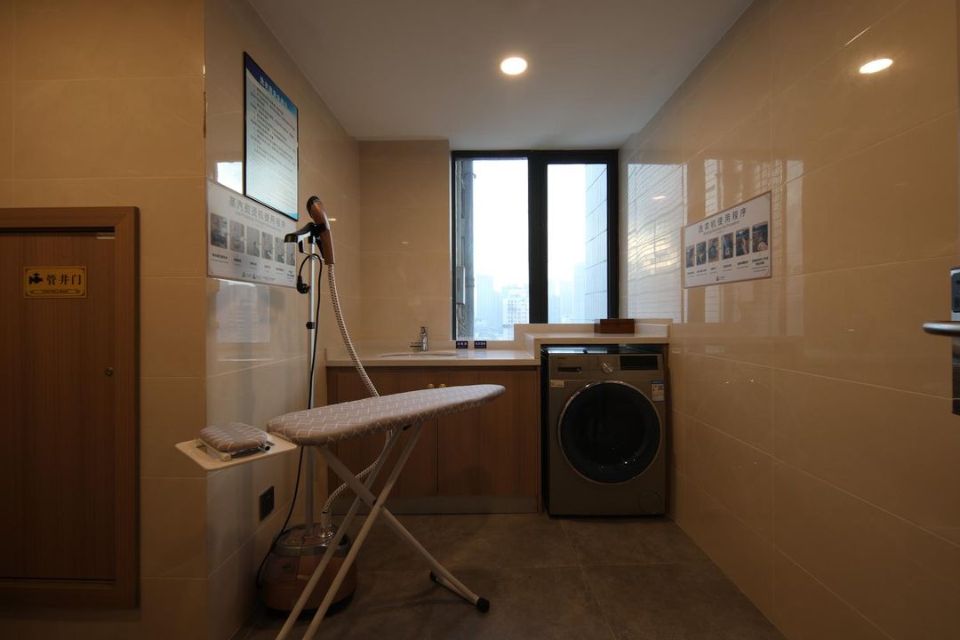 成都明珠国际酒店(金牛万达梁家巷地铁站店)