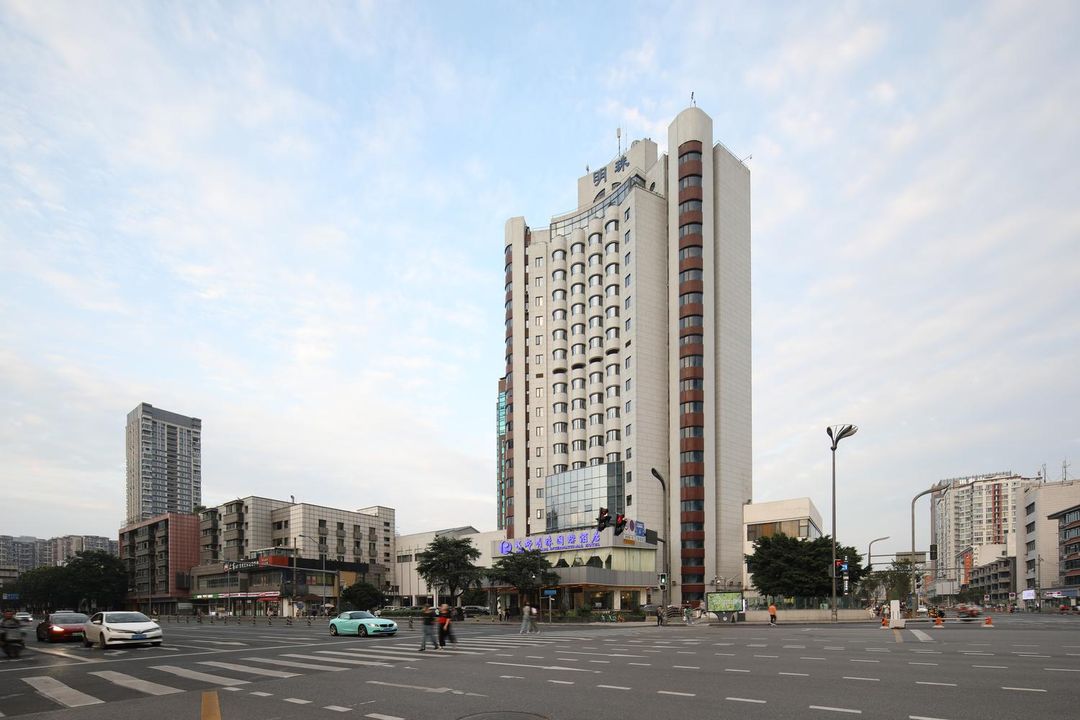 成都明珠国际酒店(金牛万达梁家巷地铁站店)