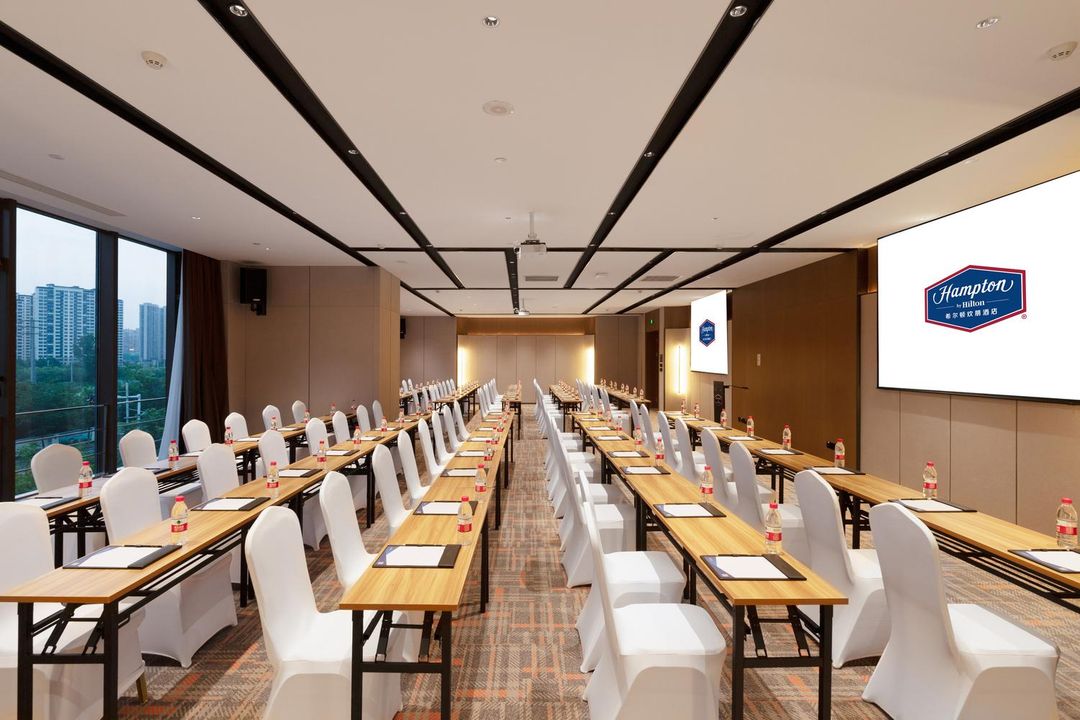 南京麒麟中山陵景区希尔顿欢朋酒店