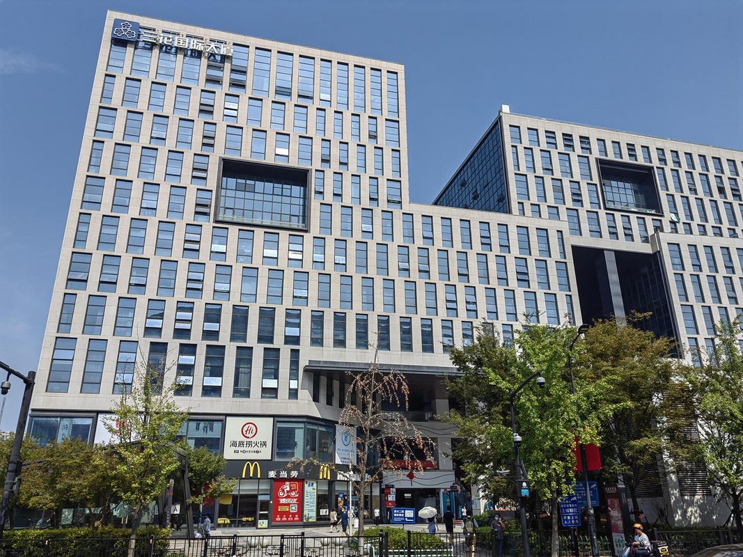 杭州火车东站东广场亚朵酒店