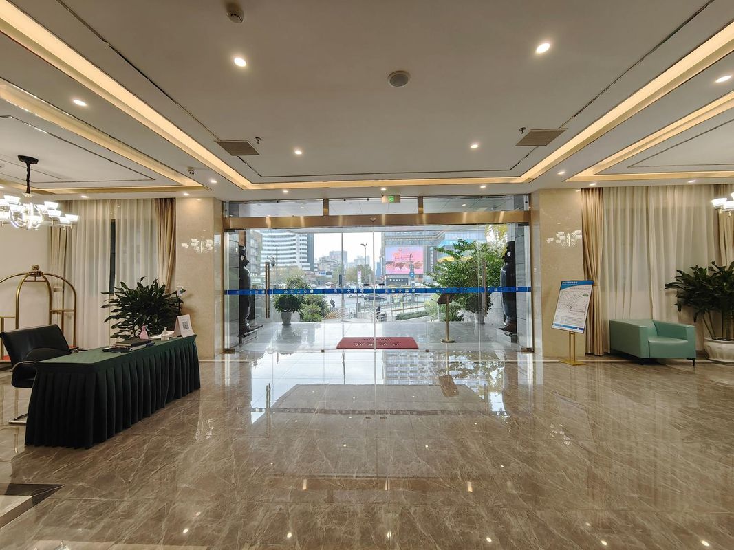 成都攀钢大酒店(金牛万达梁家巷地铁站店)