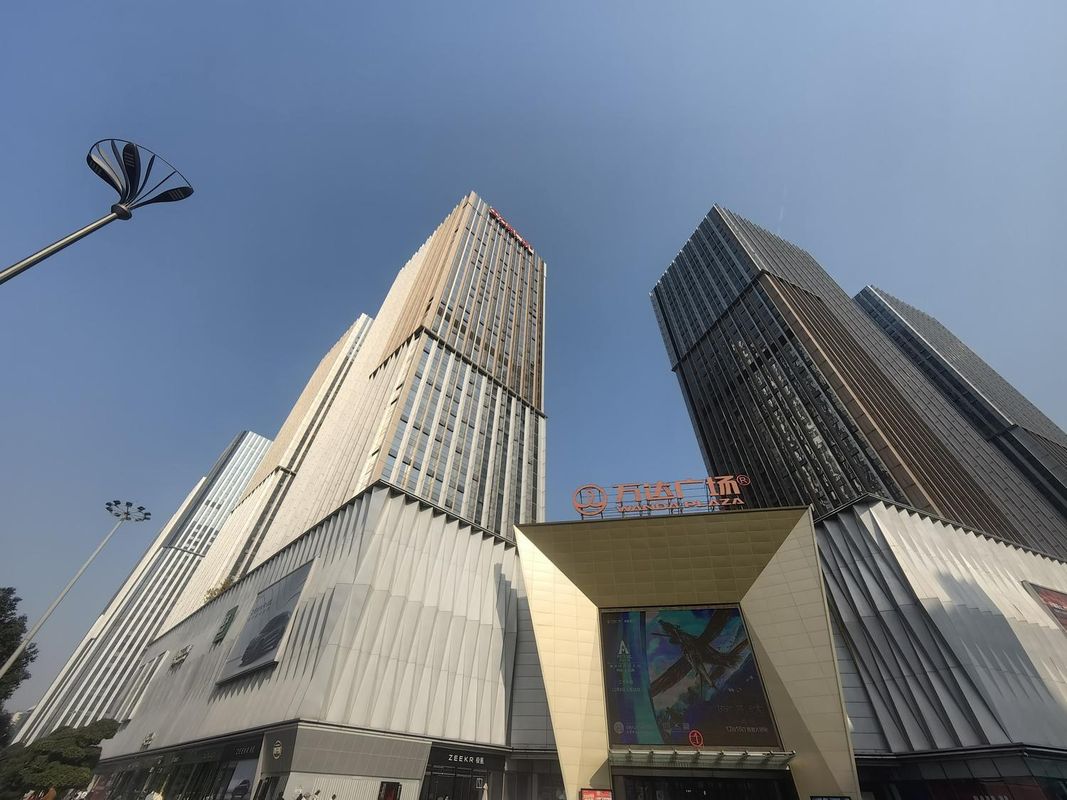 成都攀钢大酒店(金牛万达梁家巷地铁站店)