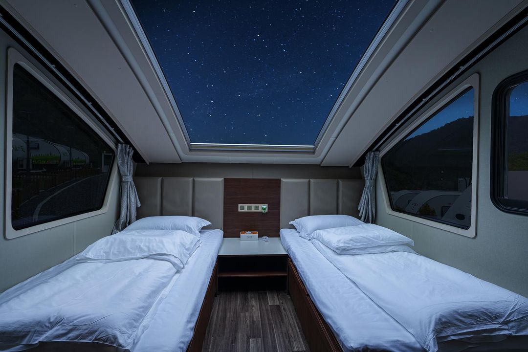 满庭欢-房车星空版双床房