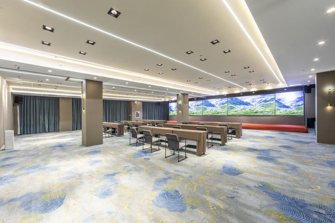 亚朵酒店(郑州东站省政府店)