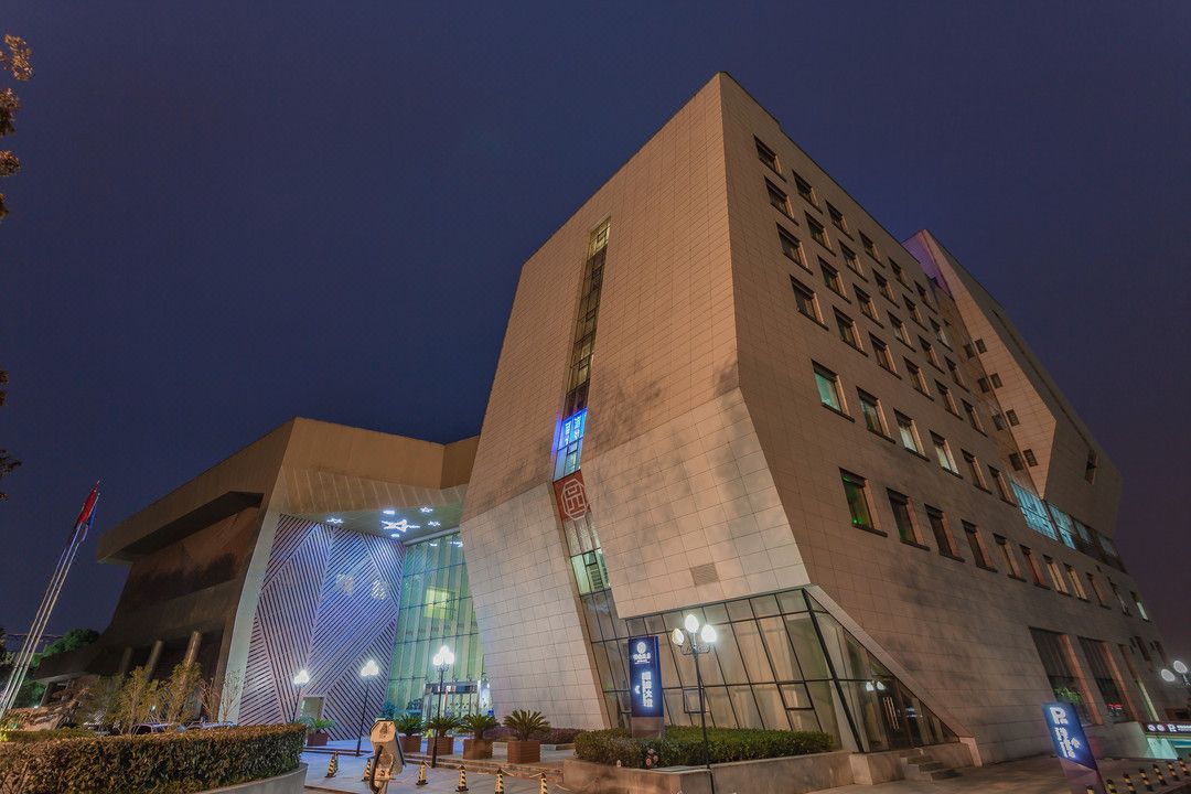 武汉明德酒店(沌口体育中心江汉大学店)