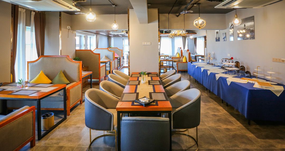 重庆世纪汉腾酒店(永川高铁东站兴龙湖店)