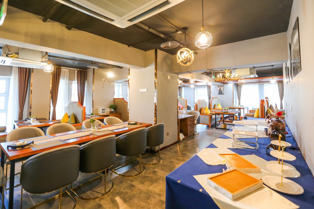 重庆世纪汉腾酒店(永川高铁东站兴龙湖店)