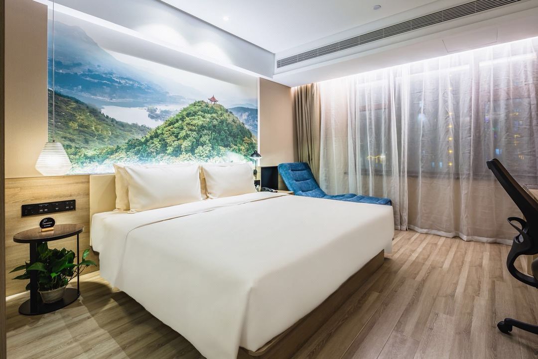 济南明水古城章丘和谐广场亚朵酒店