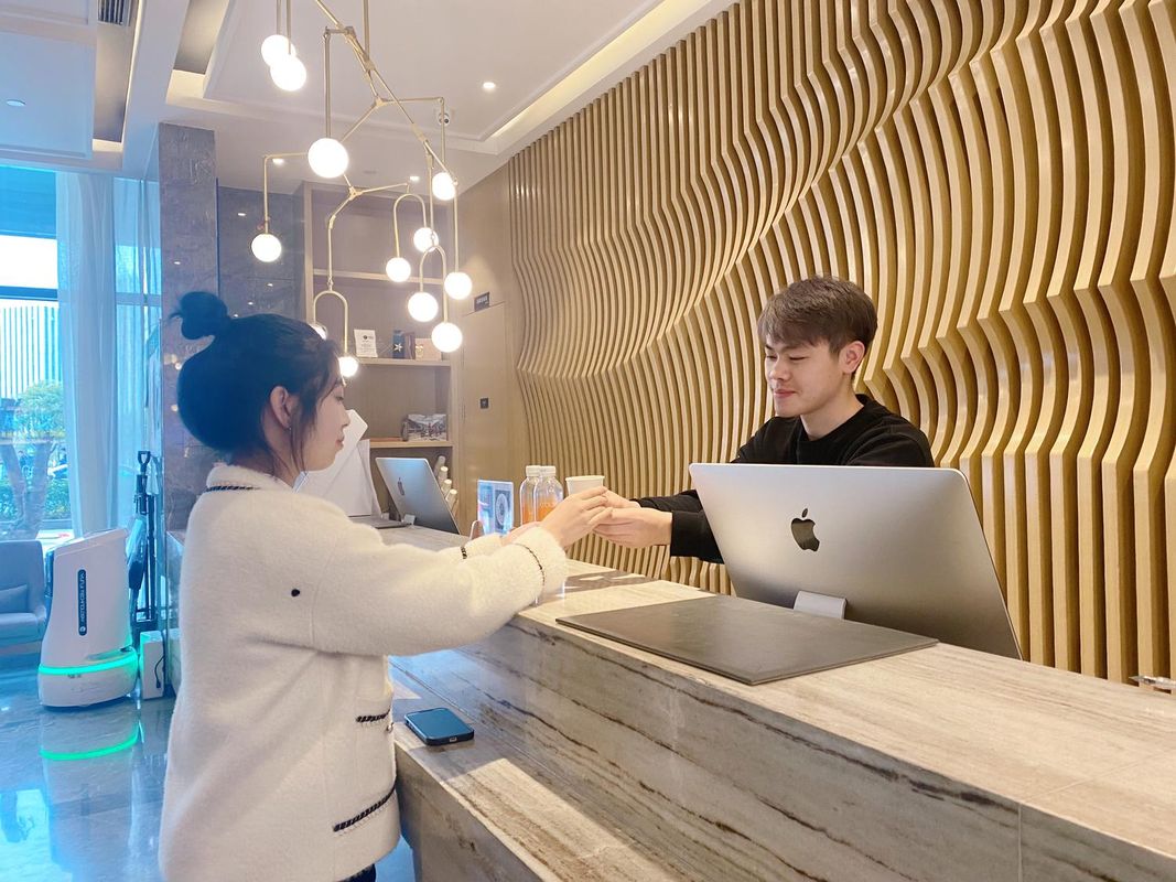 飞大酒店(贵阳白云北高铁站中国航发黎阳店)