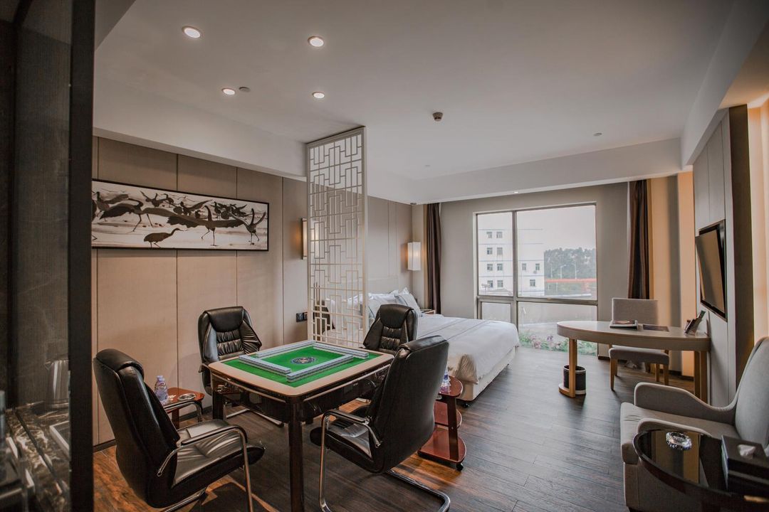 深圳凯雷斯顿酒店(红花山体育中心红花山地铁站店)