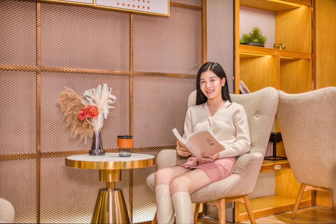 宁波天一广场鼓楼地铁站亚朵酒店