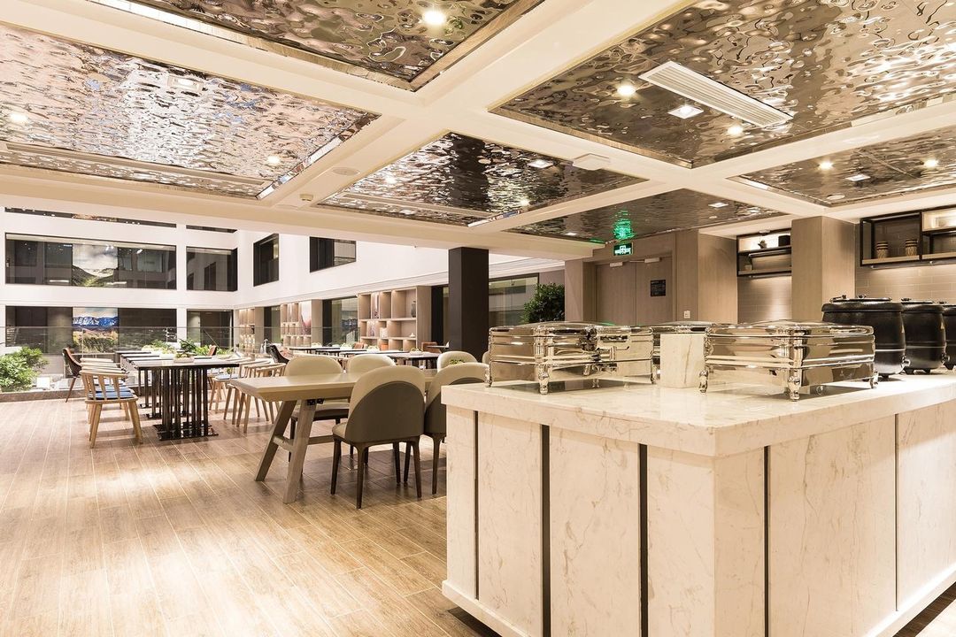 郑州CBD中州大道亚朵酒店