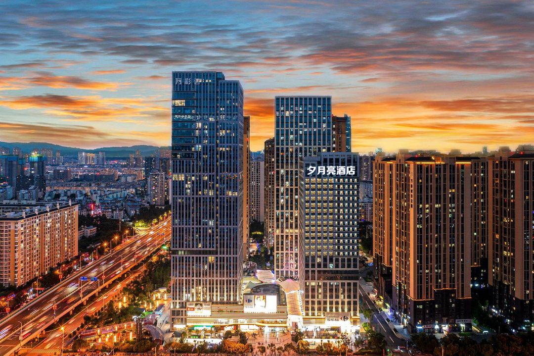 夕月亮酒店(昆明同德广场云南财经大学店)