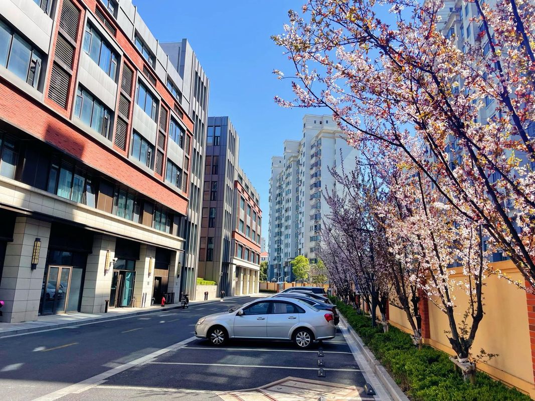 上海新国际博览中心杨高南路地铁站亚朵酒店