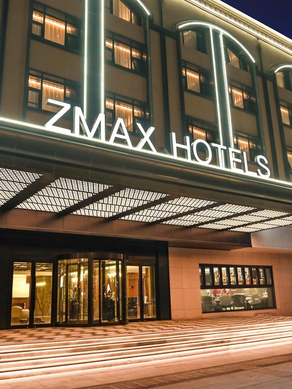 ZMAX满兮酒店(天津奥体中心水上公园地铁站店)