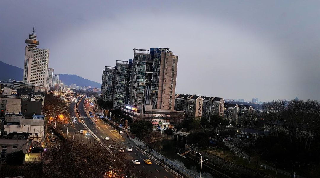 南京玄武湖公园亚朵酒店