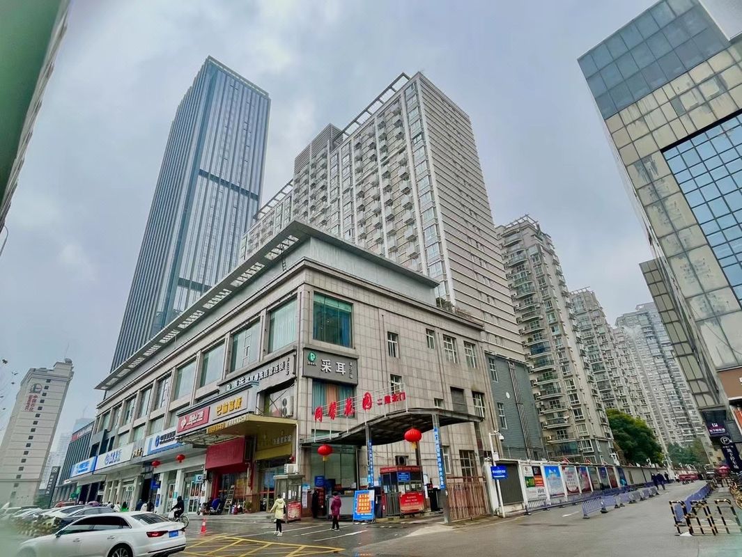 武汉国际广场同济医学院亚朵酒店