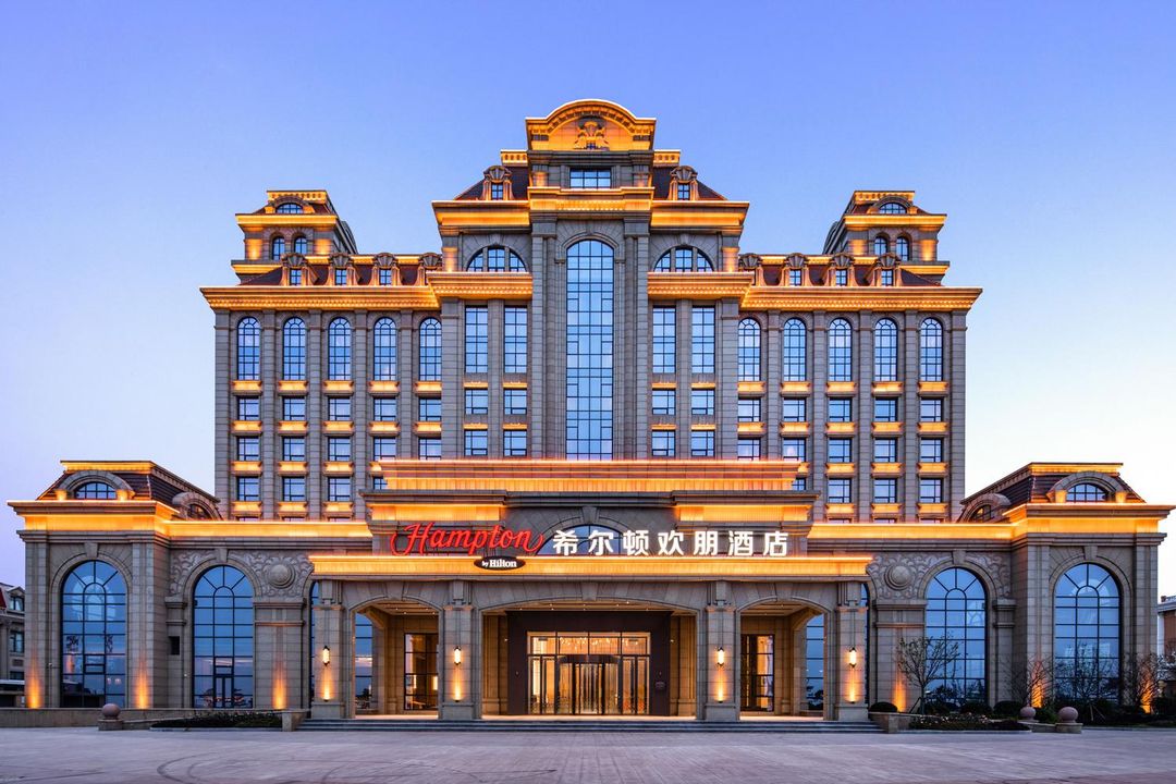 烟台金沙滩希尔顿欢朋酒店