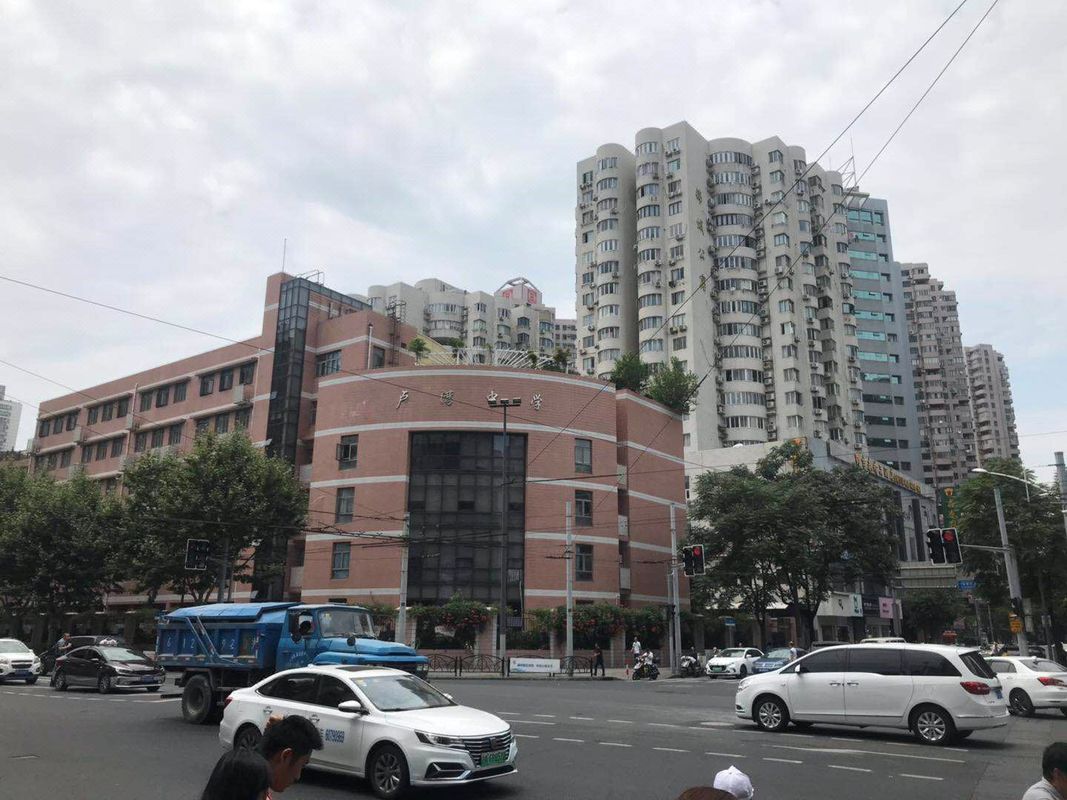 宿适奢华酒店(上海日月光打浦桥地铁站店)