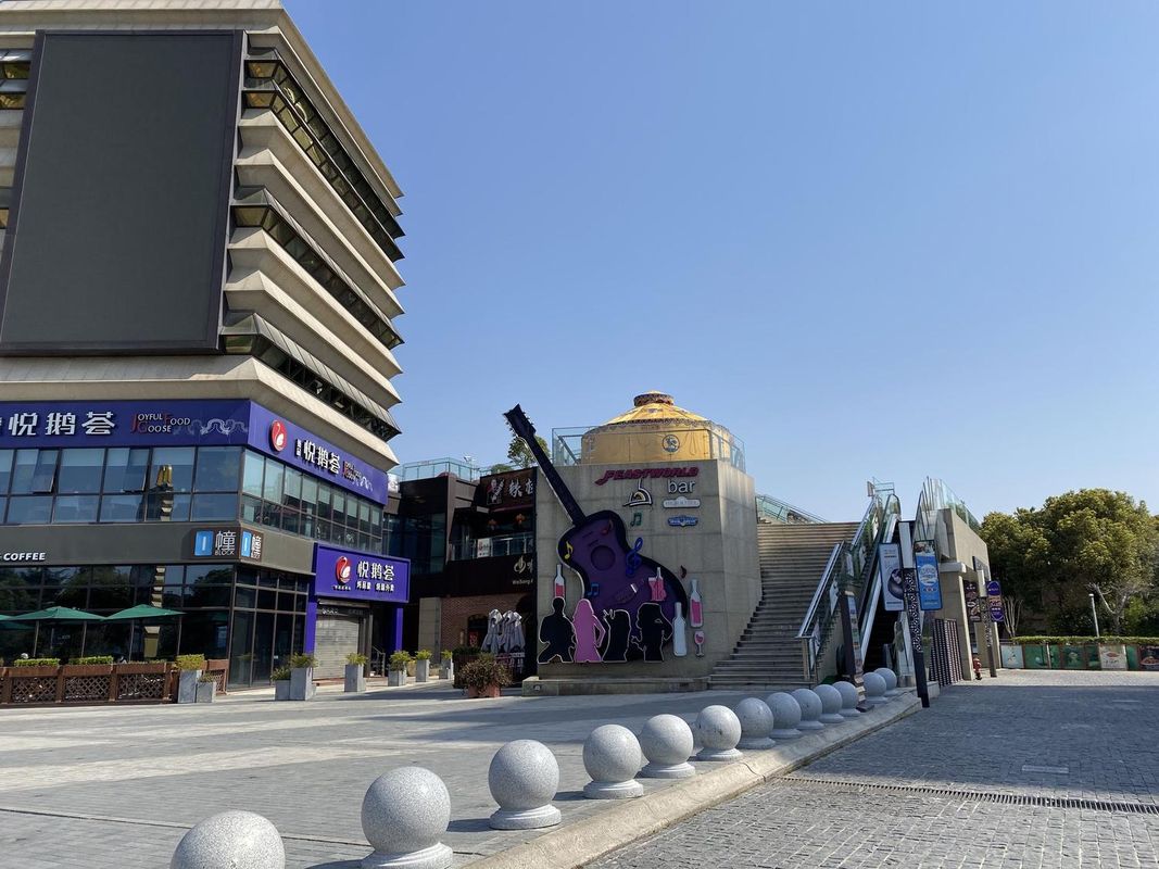 上海新虹桥国家会展中心灿辉希尔顿花园酒店