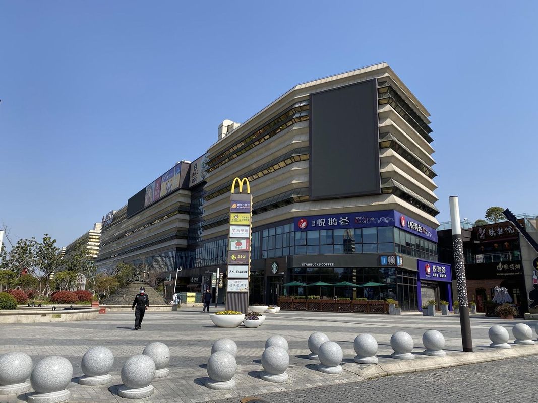 上海新虹桥国家会展中心灿辉希尔顿花园酒店