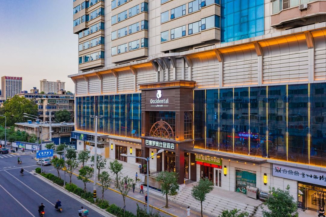 西安巴塞罗奥仕登酒店(明城墙长乐门地铁站店)
