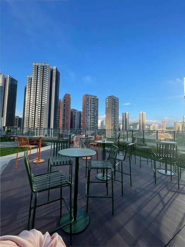 深圳光明新城凤凰城地铁站亚朵酒店