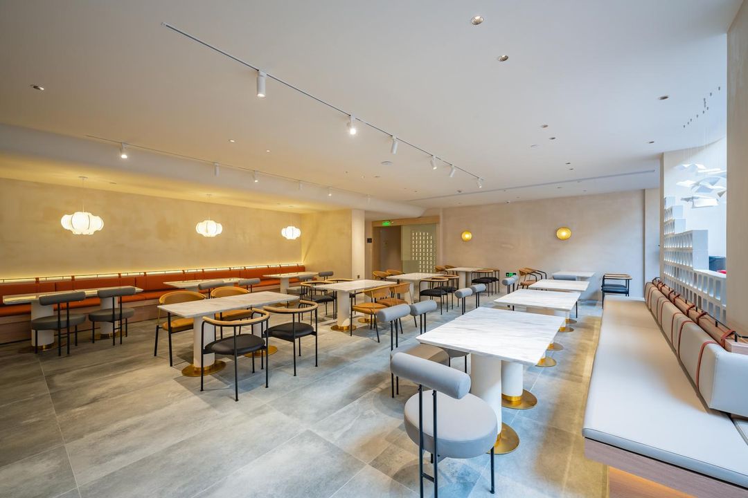 上海中环百联铜川路地铁站亚朵X酒店