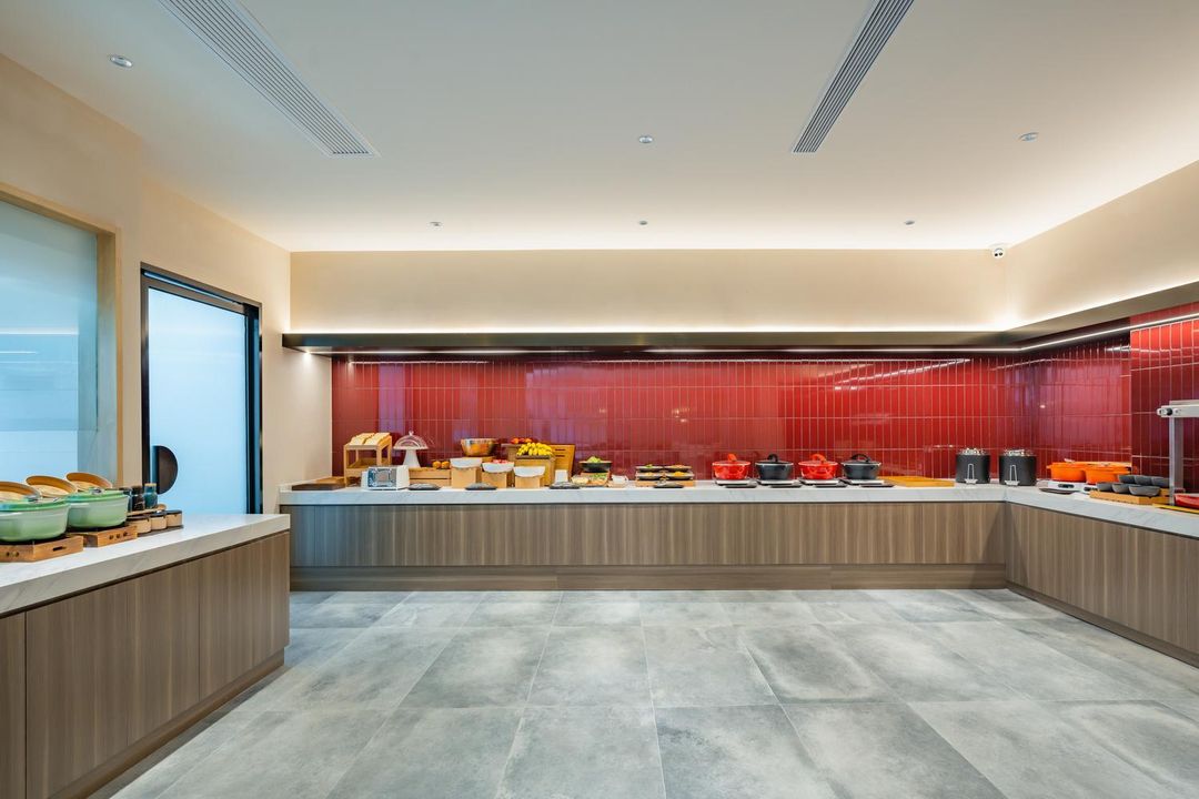 上海中环百联铜川路地铁站亚朵X酒店