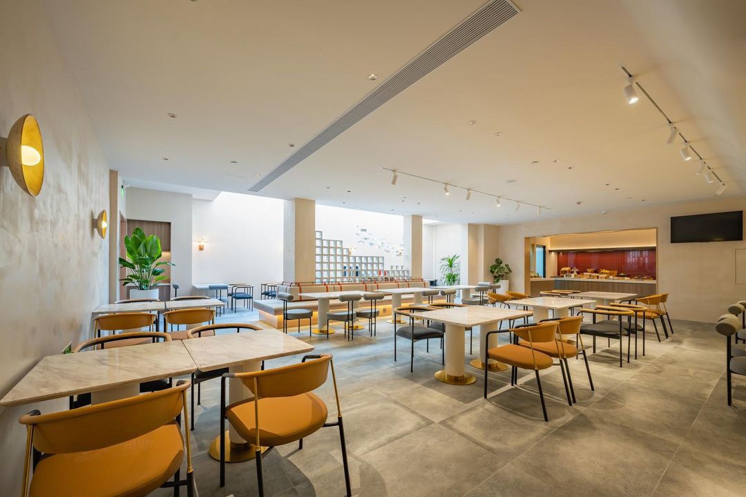 上海中环百联铜川路地铁站亚朵X酒店