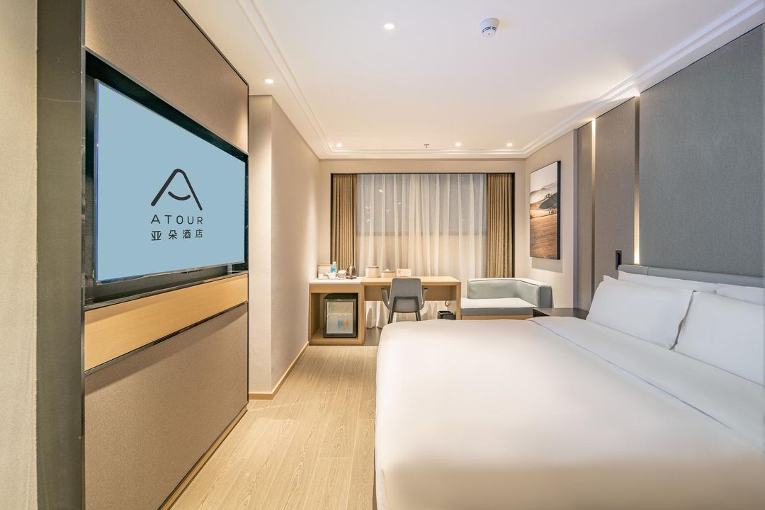 深圳罗湖口岸万象城亚朵酒店
