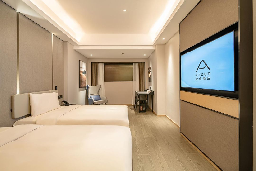 深圳罗湖口岸万象城亚朵酒店