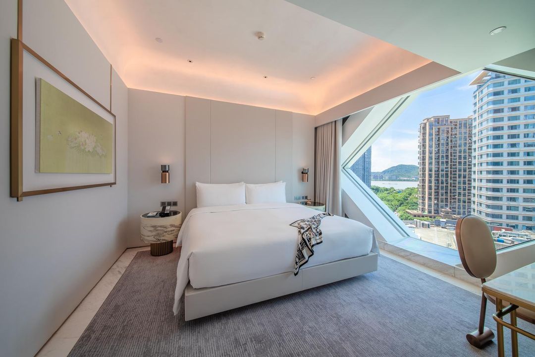 杭州滨江宝龙城艺珺酒店(诚业路地铁站)