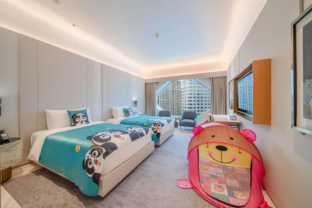 杭州滨江宝龙城艺珺酒店(诚业路地铁站)