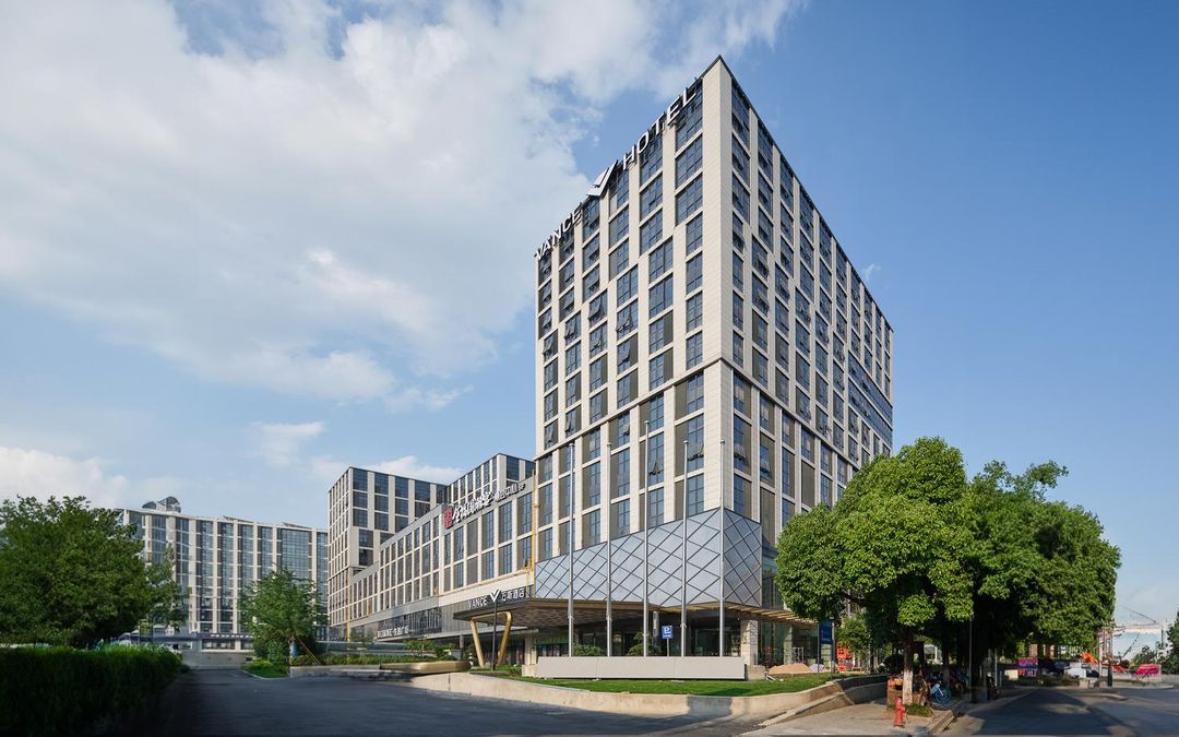 万斯酒店(火车东站机场路店)