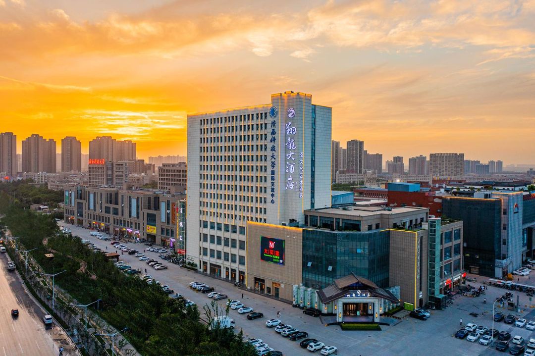 西安翔龙大酒店(陕科大高铁北站店)