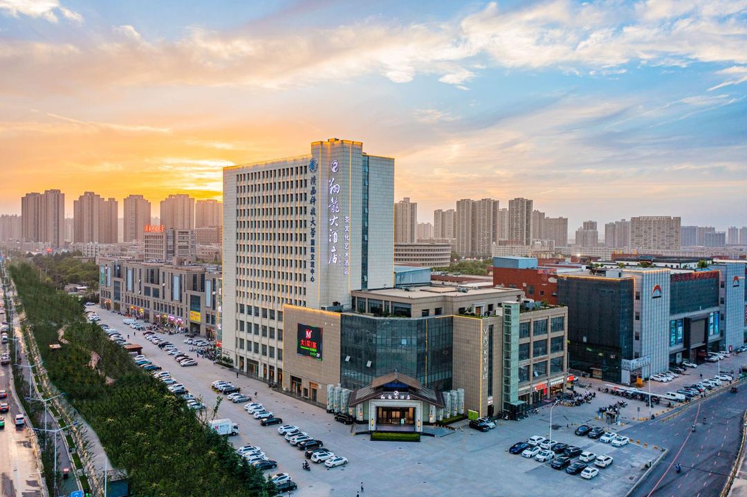 西安翔龙大酒店(陕科大高铁北站店)