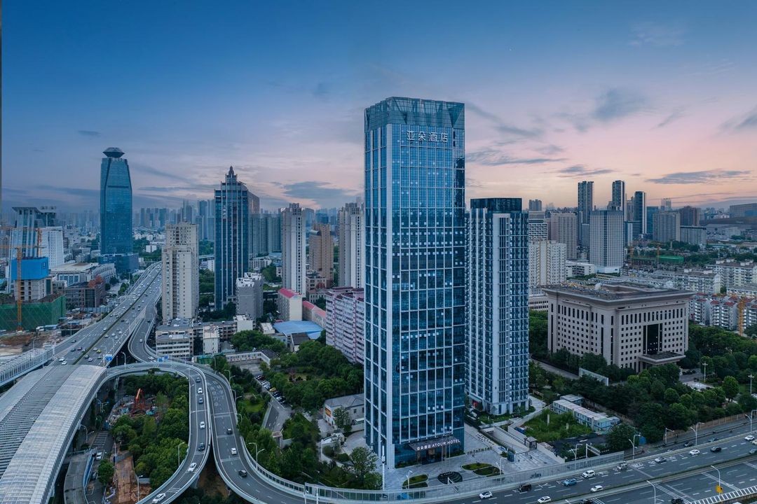 武汉理工大学街道口亚朵酒店