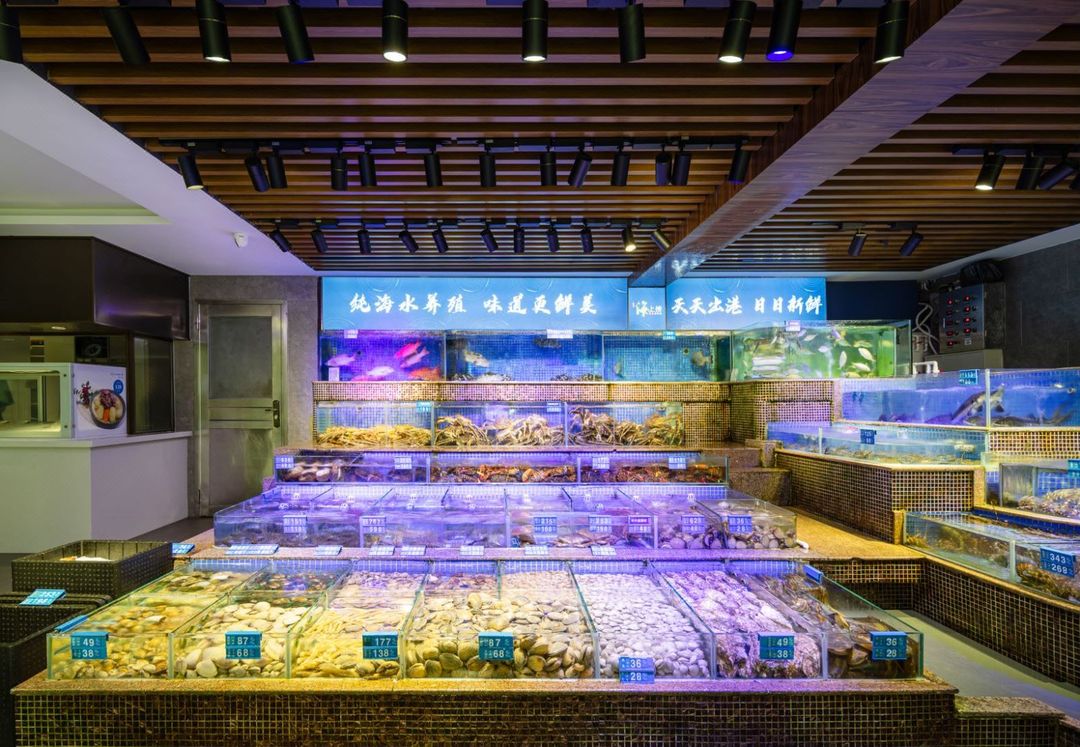 深圳罗湖口岸万象城亚朵酒店