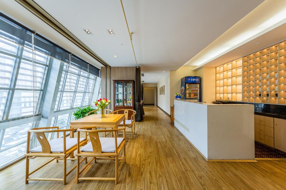 西安志诚丽柏酒店(雁塔区科技路地铁站店)