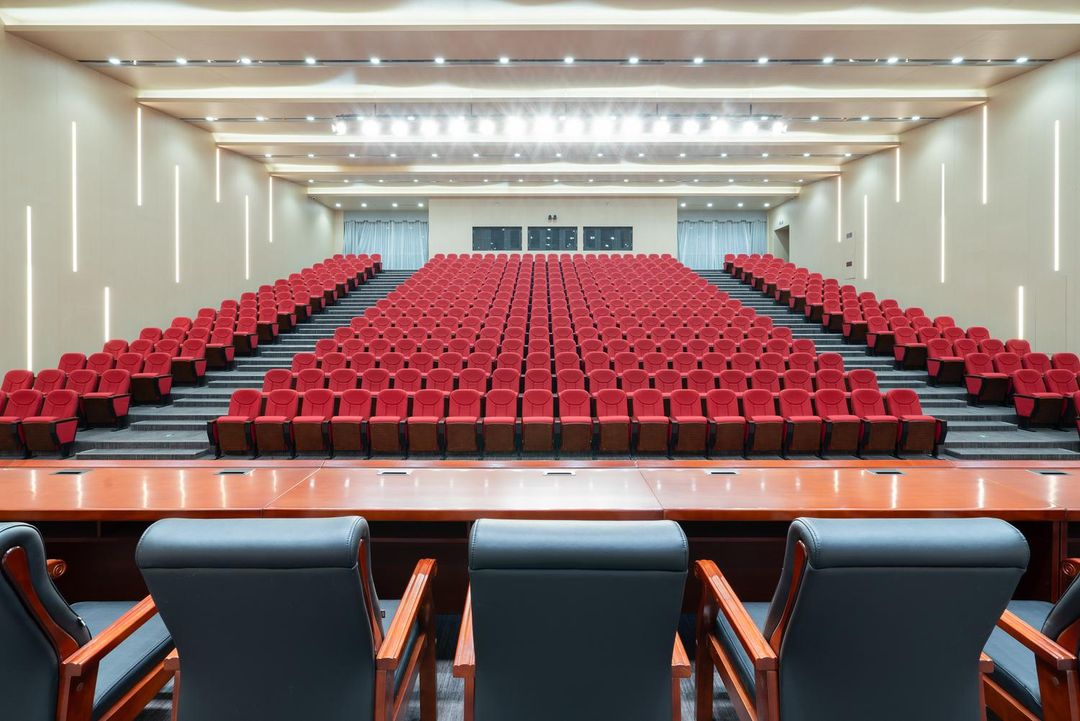 丽呈東谷酒店(成都大学青龙湖湿地公园店)