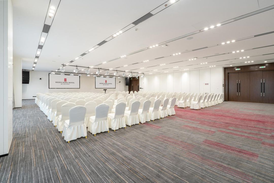 丽呈東谷酒店(成都大学青龙湖湿地公园店)